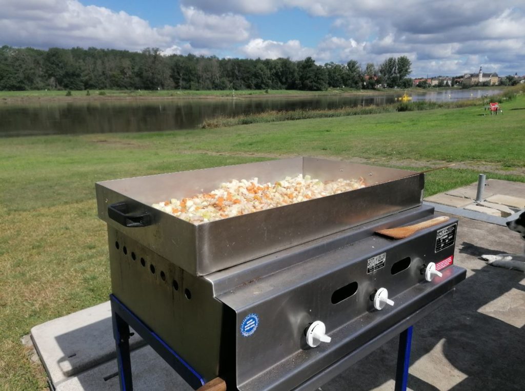 Küche unter freiem Himmel – Kanuverein